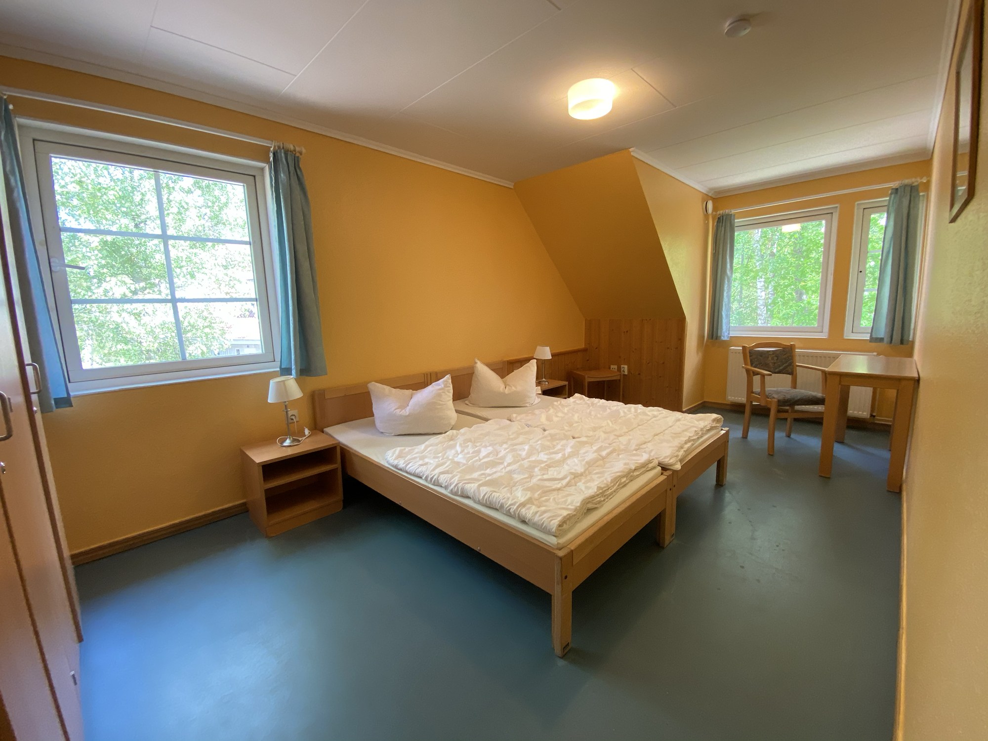 Doppelzimmer mit zwei Einzelbetten